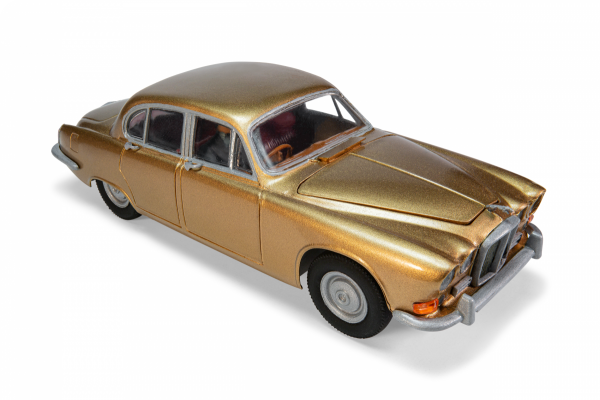 Airfix 03401V Jaguar 420