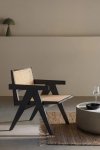 Fotel do salonu czarny Lila z drewna rattanowego z podłokietnikami