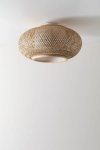 lampa sufitowa w stylu boho z naturalnego rattanu SKLUM – ażurowy klosz, montaż natynkowy – Bellissima Casa