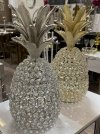 Dekoracyjna figurka złotego ananasa z kryształkami - Wytworna ozdoba dla salonu pełnego elegancji