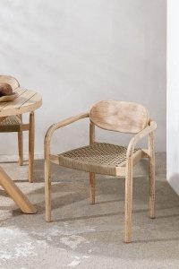 Zestaw 2 Krzeseł ogrodowych Nela z podłokietnikami z drewna eukaliptusowego