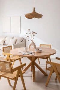 Stół Lail z 4 krzesłami do jadani okrągły 140 cm krzesła w kolorze naturalnym