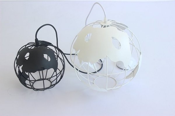 Sufitowa lampa World Map z metalu czarna industrialna 20 cm