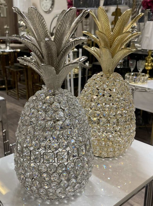 Dekoracyjna figurka srebrnego ananasa z kryształkami - Wytworna ozdoba dla salonu pełnego elegancji