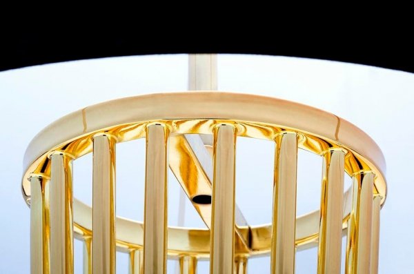 Lampa podłogowa złota z czarnym kloszem -  metal