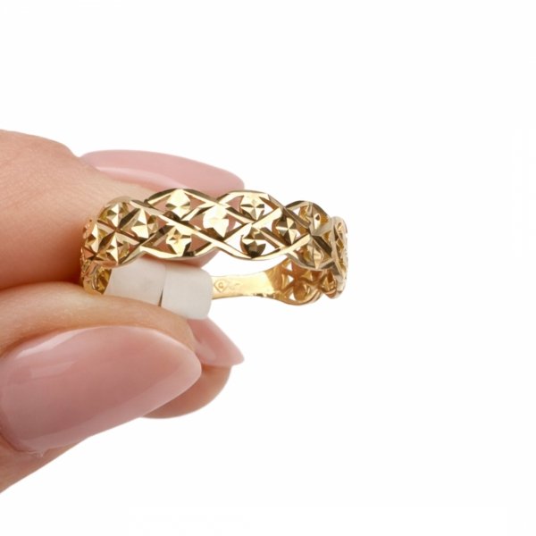 Pierścionek ażurowy grawerowany złoto 375