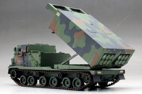 Trumpeter M270/A1 Multiple Launch Rocket System