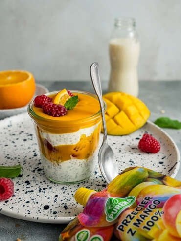 Deser jogurt mango chia