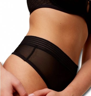 Majtki Triumph Tempting Sheer Highwaist String czarne