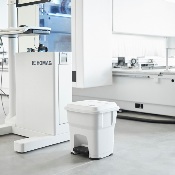 Kosz na śmieci z pedałem HERA 35L czarny