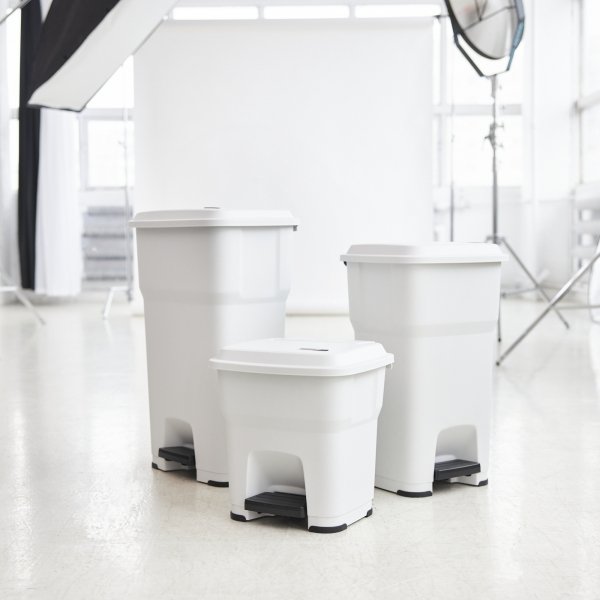 Kosz na śmieci z pedałem HERA 35L czarny