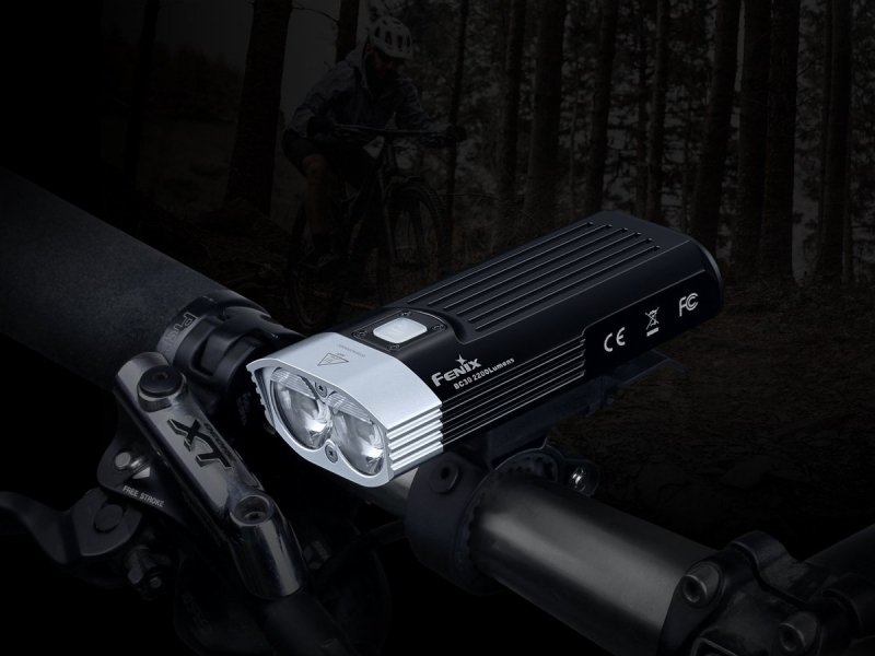 Latarka diodowa Fenix BC30 V2.0 - rowerowa
