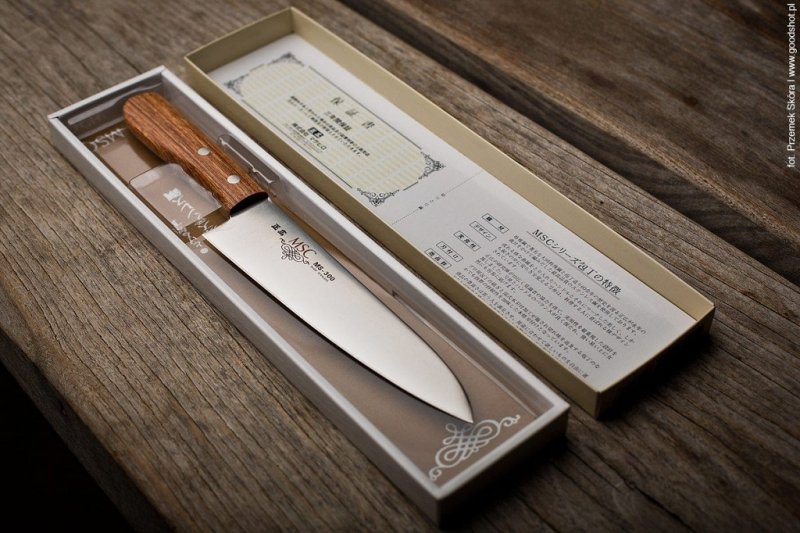 Nóż Masahiro MV-H Santoku 17 cm POM MBS-26 HRC 58-59