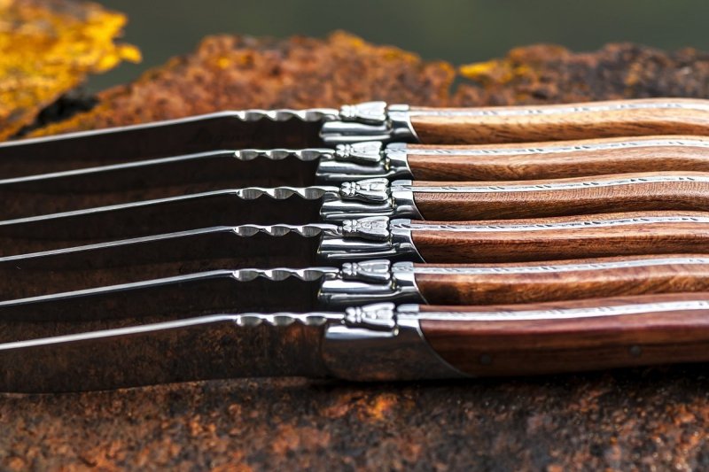 Noże Laguiole do steków Luxury Line drewno pakka  6 szt. Eleganckie pudełko na prezent