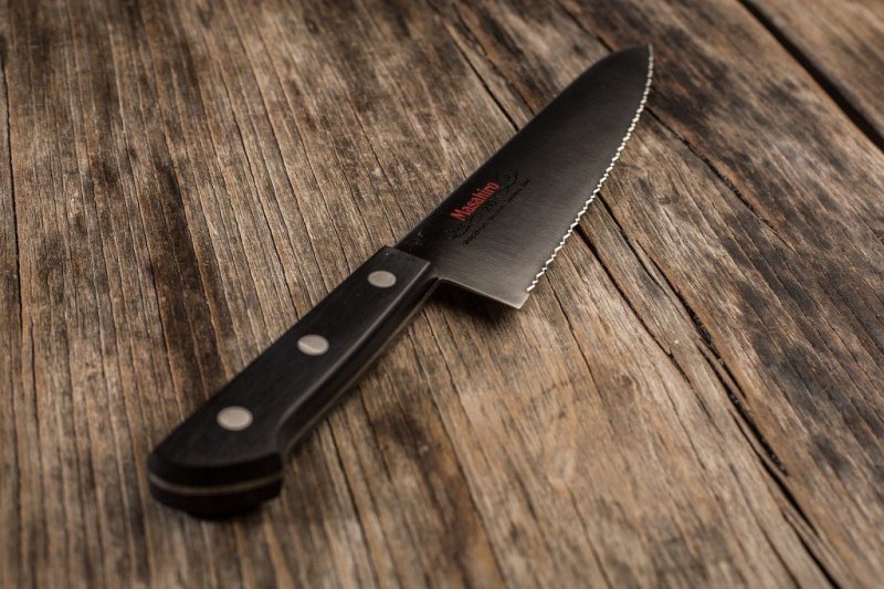 Nóż Masahiro BWH Chef Wave Edge 21 cm ząbkowany MBS-26