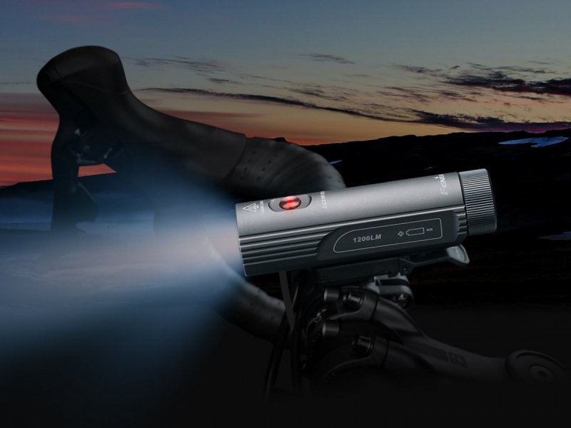 Latarka diodowa Fenix BC21R V3.0 - rowerowa
