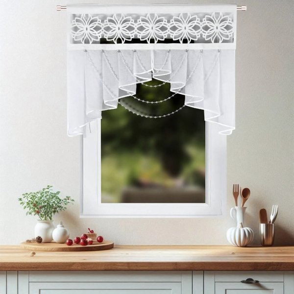 Nowoczesny panel Linda (100x85 cm) w aranżacji okna kuchennego nad blatem.