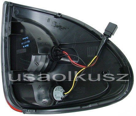 Prawa tylna lampa USA Chrysler Voyager Town Country 2005-2007