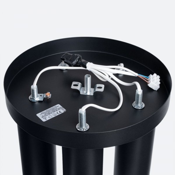 plafon-czarny-sufit-nowoczesny-lampa