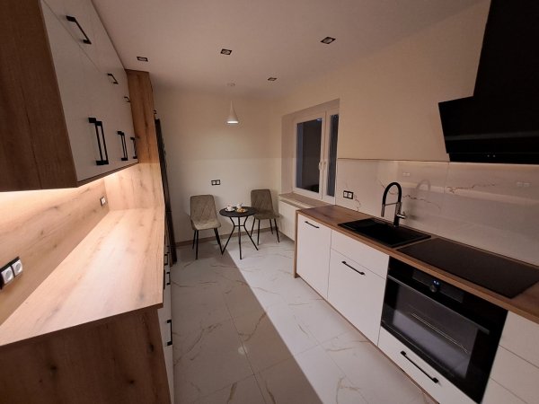 kuchnia-klasyczna-na zamówienie-biały-dąb-stylowa-praktyczna