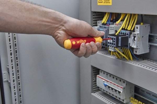 WKRĘTAK Z MAGAZYNKIEM BITÓW POCKETMAX ELECTRIC, 4 BITY (1 KPL)