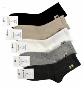 Stylowe skarpetki damskie z haftowanym misiem–miękkie i urocze 38-41