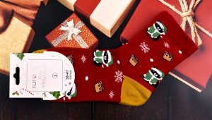 Skarpetki bożonarodzeniowe z brokatem Aura.Via–efektowny zimowy dodatek 38-41