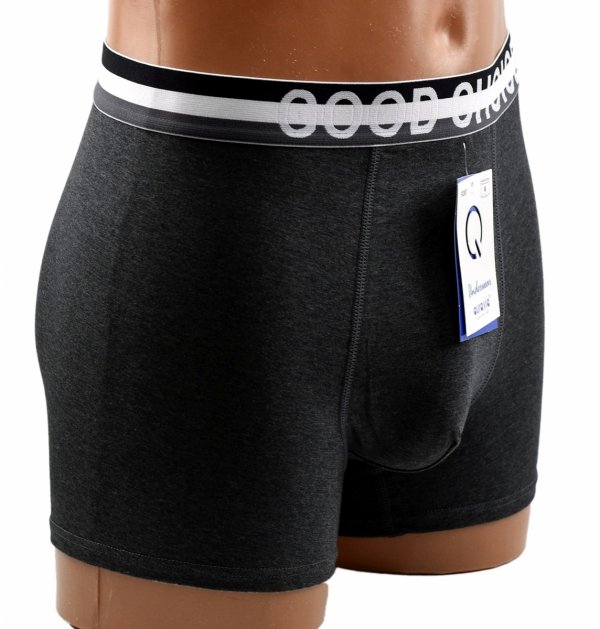 Wybierz komfort i styl – ciemnoszare bokserki Aura.Via z szerokim pasem GOOD CHOICE to miękkość bawełny i elegancki, męski wygląd w jednym.