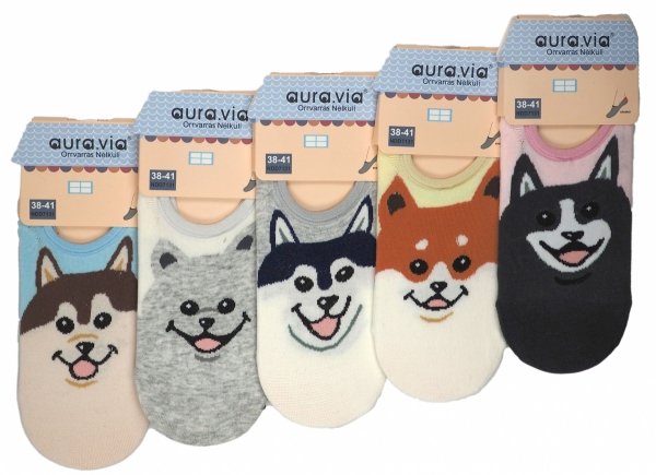 Skarpetki wykonane z wysokogatunkowej bawełny zapewniające komfort i trwałość.Idealne na co dzień, do pracy, na spacer czy relaks w domowym zaciszu. Wykonane w rozmiarze 38-41 - Model NDD7131.