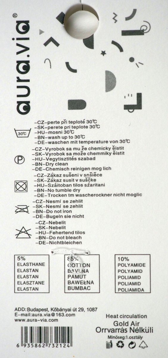 Wysoka jakość bawełny (85%) dba o miękkość, a dodatek elastanu (5%) sprawia, że skarpety są elastyczne i zawsze na swoim miejscu. Zakładaj je do każdej stylizacji – bo przecież styl zaczyna się od stóp!