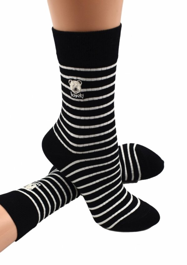 Skarpetki damskie w paski Aura.Via – zestaw 5 par z haftem misia. Komfort i styl z humorem.