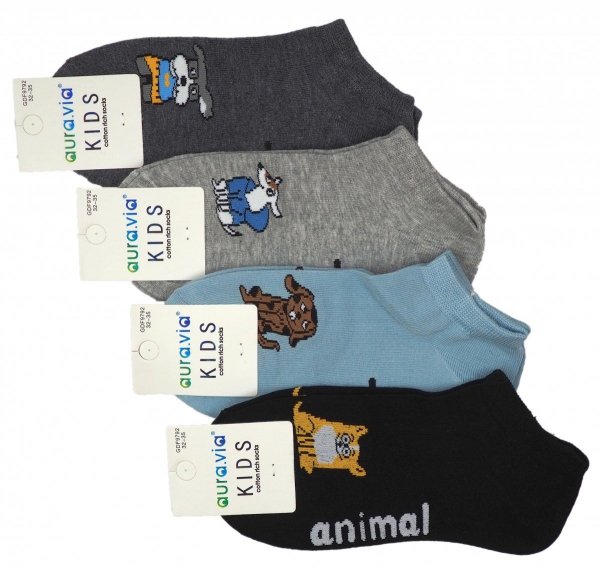 Stopki bawełniane unisex dla dzieci z motywem piesków i kotków zestaw 4 par w rozmiarze 24-27 wykonane przez firmę AuraVia.Model GDF9792