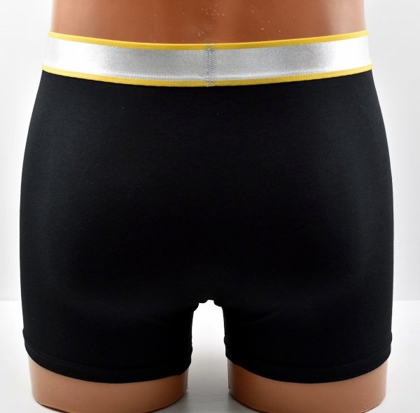 Bokserki PERSIST od Aura.Via to synonim komfortu i nowoczesnego designu. Srebrny pas z żółtym akcentem dodaje sportowej energii.