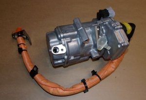 Neu Original ohne OVP Klimakompressor Renault Megane IV Hybrid ,  926000346R