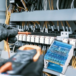 BLOK ROZDZIELCZY 28 ZACISKÓW 4x7 (5x5,3mm + 2x7,5mm)