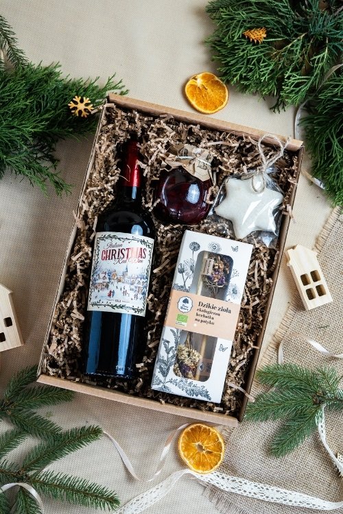 Zestaw prezentowy z winem &quot;Wigilijny wieczór&quot; wnetrze