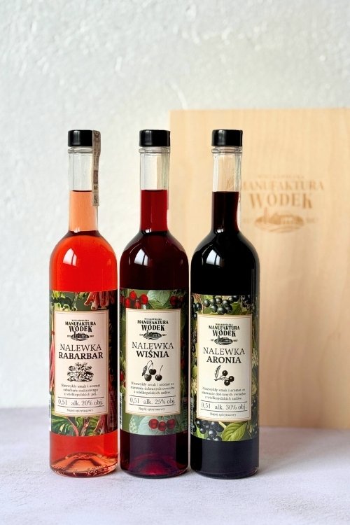 Zestaw prezentowy z nalewkami "Skrzynka z Aronią"