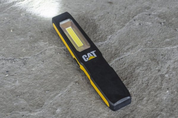 Latarka LED 100 lumenów - latarka warsztatowa CAT CT1205