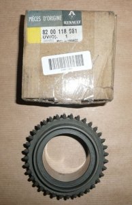 Original  Pignon de 5ème vitesse Renault Master II , 8200118981