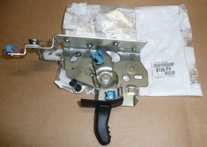 $ SERRURE DE PORTE ORIGINALE PSA CÔTÉ PASSAGER BERLINGO PARTNER ARRIÈRE DROITE, 8726F4, 8726.F4