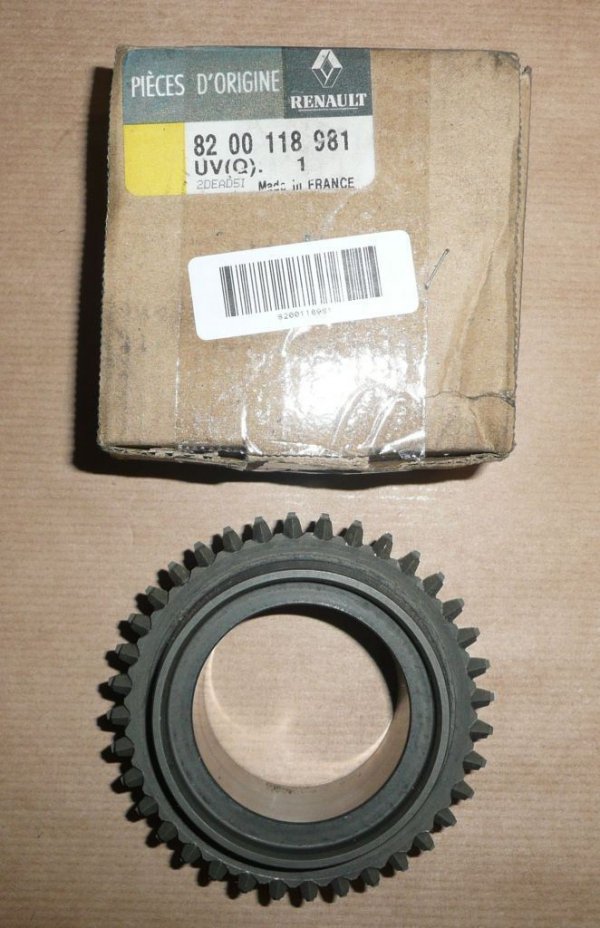 Original  Pignon de 5ème vitesse Renault Master II , 8200118981