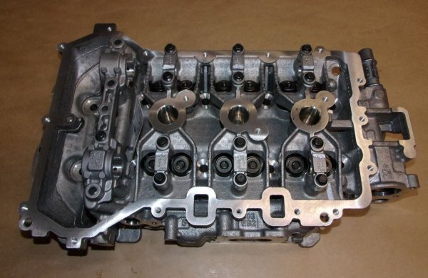 CULASSE MOTEUR CITROEN C1, PEUGEOT 108 1.2 VTI |}16 CITROEN C3, C4 CACTUS, C-ELYSEE, DS3, PEUGEOT 2008, 208, 301, 308 1.2 THP ,  1608519180