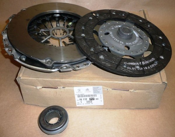 KIT D'EMBRAYAGE complet CITROEN C4, C5, PEUGEOT 307 2.0HDI ,  1611271780