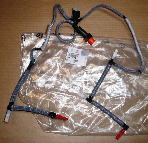 Conduite de retour pour filtre à carburant pour Citroën C5, C6 2.7 3.0 HDI 1574E8, 1574.E8