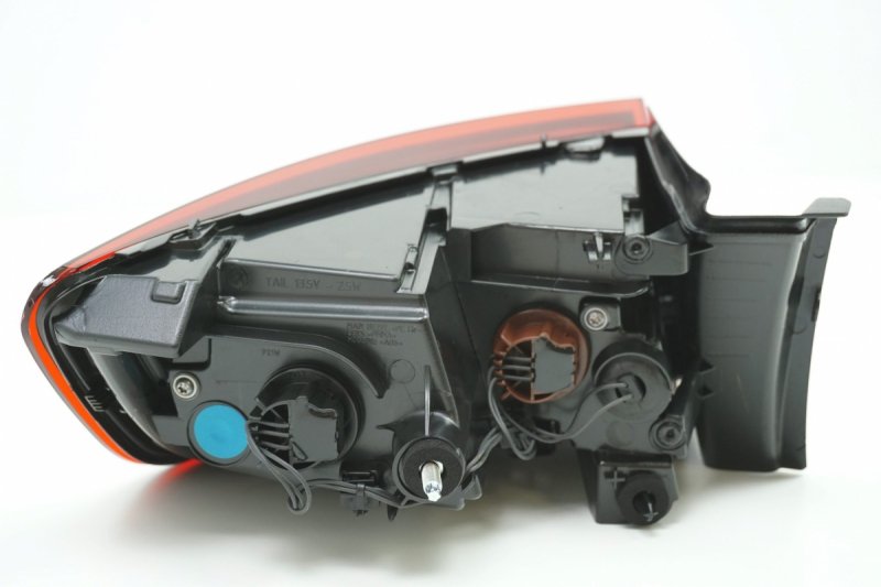 Feu arrière droit d'origine Renault Mégane IV HB, 265509578R