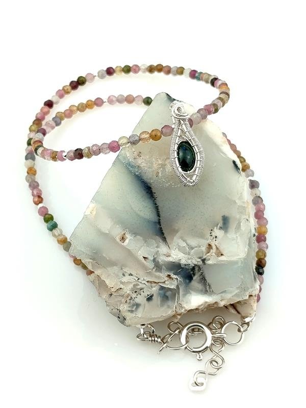 Kolorowy turmalin – naszyjnik srebro dla numerologicznej 2, 4 i 22