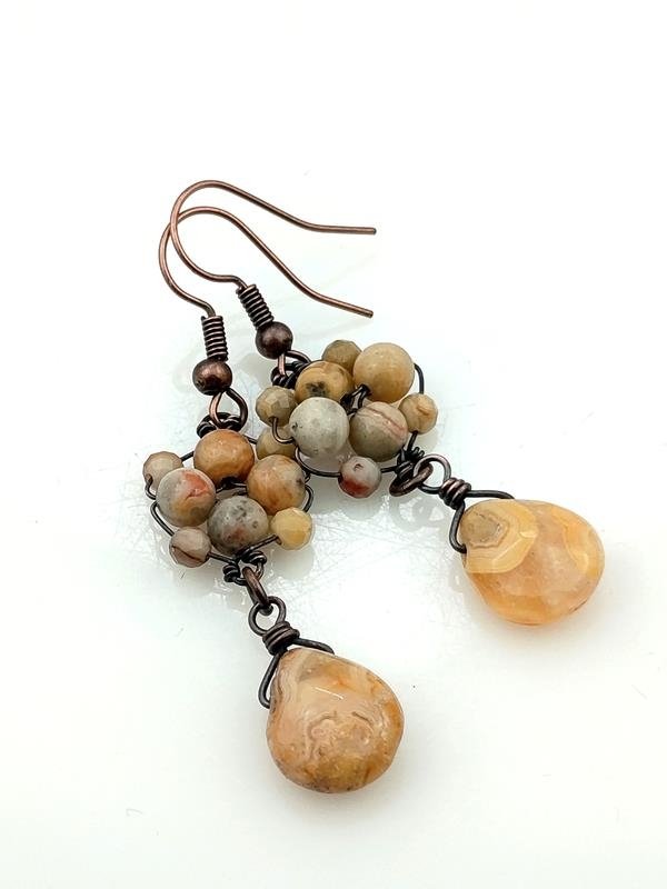 Kolczyki miedziane z agatem koronkowym – kamieniem energii, radości i jasności umysłu