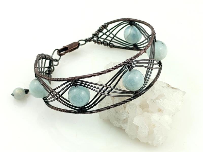 Bransoletka miedziana z akwamarynem – kamieniem żywiołu wody