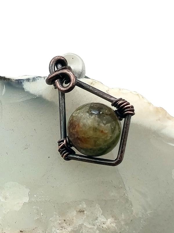 Prezent dla kardiologa, rolnika - kolczyki miedziane z zielonym turmalinem