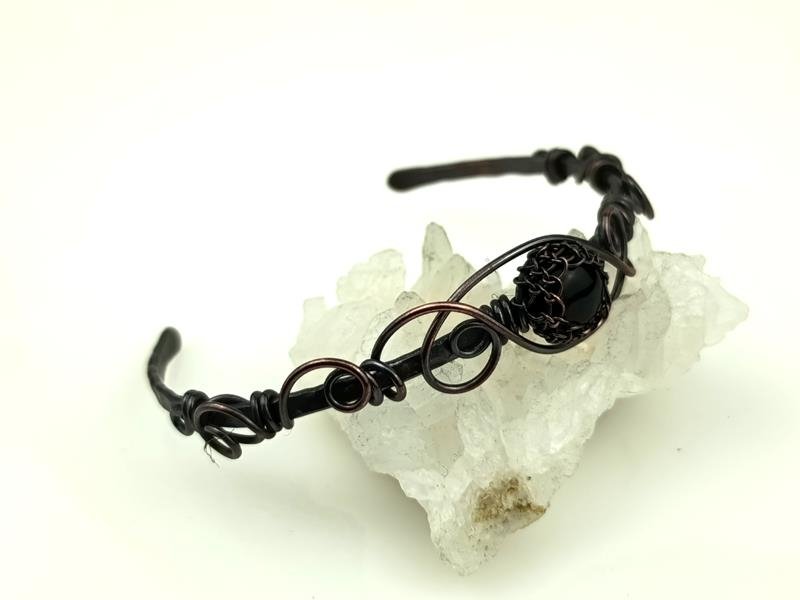 Bransoletka miedziana z onyksem czarnym, obwód 16 cm - regulowany, waga 7 gram, rękodzieło